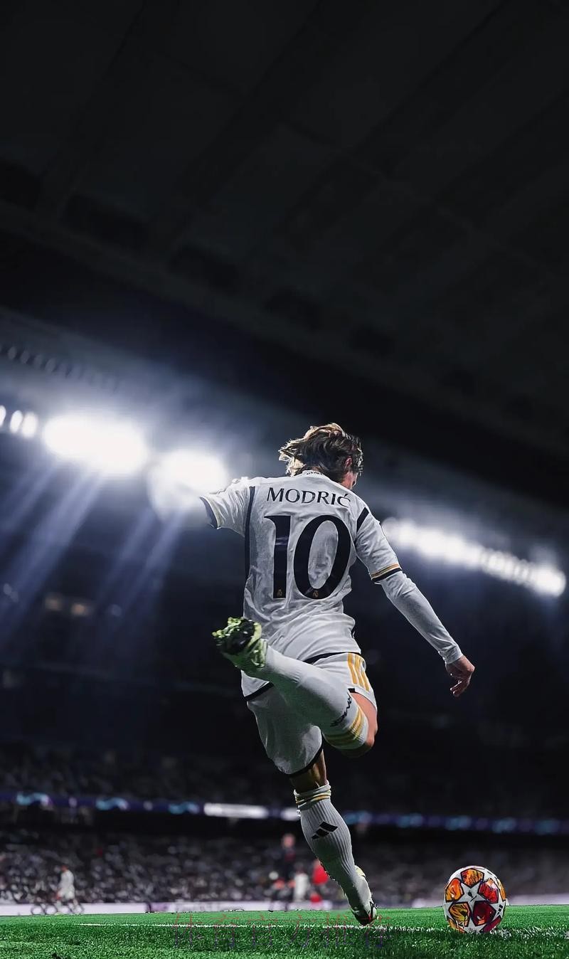 传奇留队! 莫德里奇同意降薪续约皇马 接受非主力 传奇留队! 莫德里奇同意降薪续约皇马 接受非主力